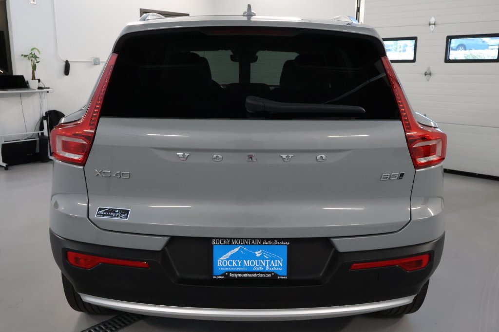 Used 2024 Volvo XC40 B5 Plus AWD/4WD image 6