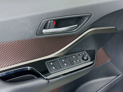 Used 2019 Toyota C-HR Limited image 24
