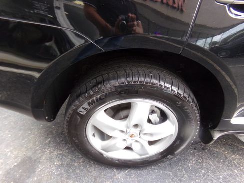 Used 2005 Porsche Cayenne S image 32