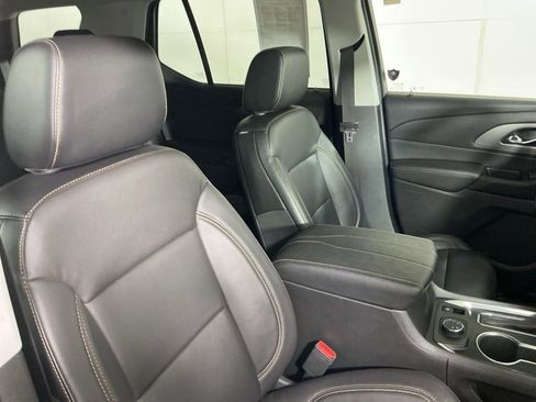 Used 2018 Chevrolet Traverse LT image 25