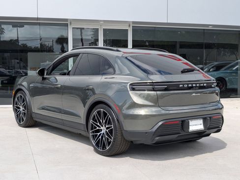 New 2025 Porsche Macan Electric image 3