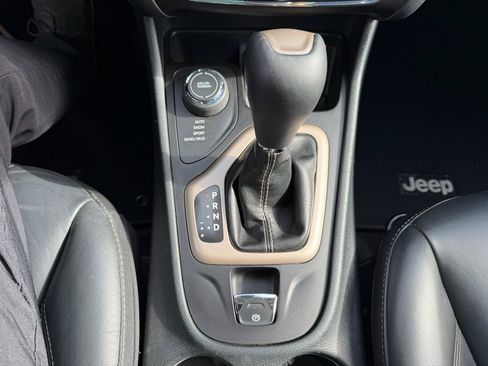 Used 2016 Jeep Cherokee Limited AWD/4WD image 44