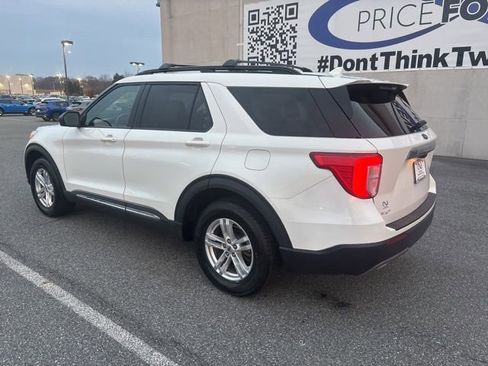 Used 2022 Ford Explorer XLT w/ Equipment Group 202A image 3