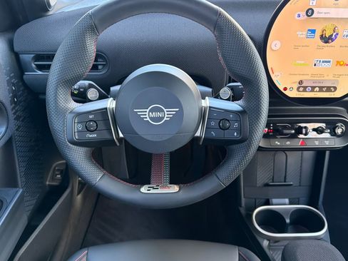 Used 2025 MINI Cooper S image 18