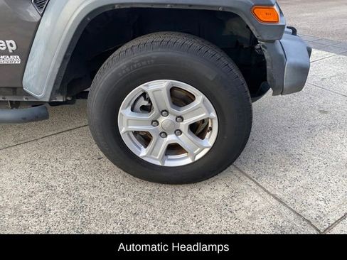 Used 2018 Jeep Wrangler Unlimited Sport S image 24