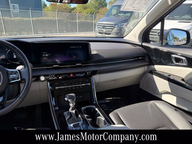 Used 2024 Kia Carnival SX FWD image 19