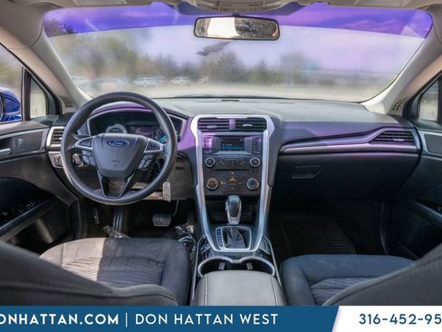 Used 2016 Ford Fusion SE FWD image 3