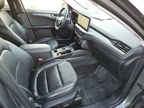 Used 2023 Ford Escape Platinum image 11