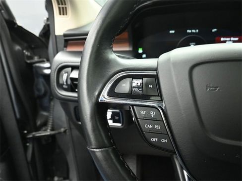 Certified 2023 Lincoln Nautilus Reserve w/ Monochromatic Package image 16