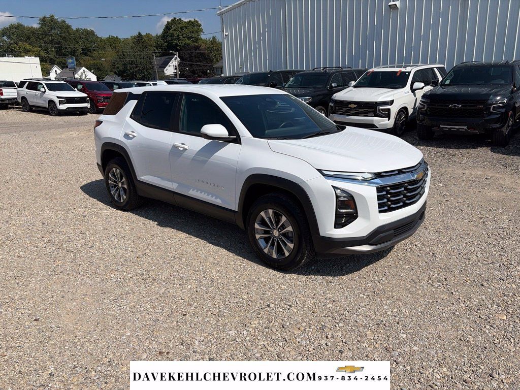 Used 2025 Chevrolet Equinox LT AWD/4WD image 7