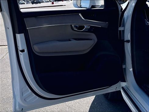 New 2026 Volvo XC90 B5 Core AWD/4WD image 23