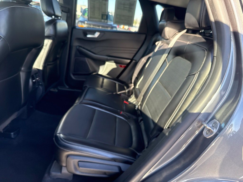 Certified 2024 Ford Escape Platinum AWD/4WD image 35