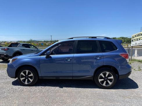 Used 2017 Subaru Forester 2.5i Premium AWD/4WD image 8
