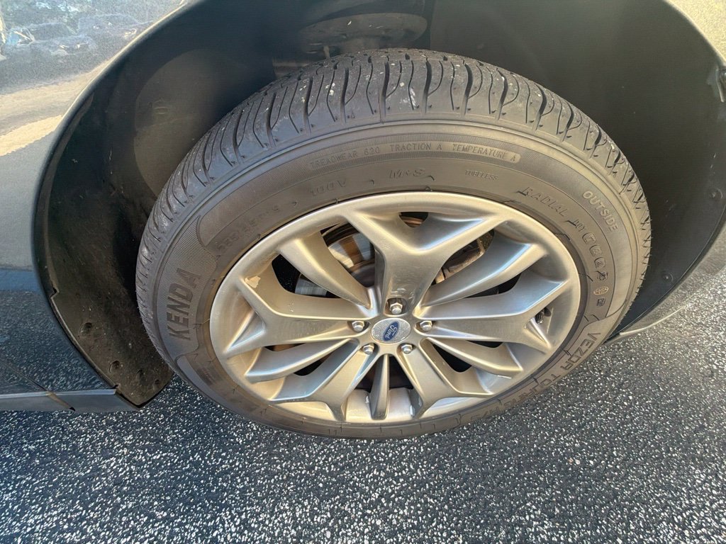 Used 2017 Ford Taurus Limited FWD image 17