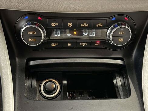 Used 2014 Mercedes-Benz CLA 250 4MATIC image 18