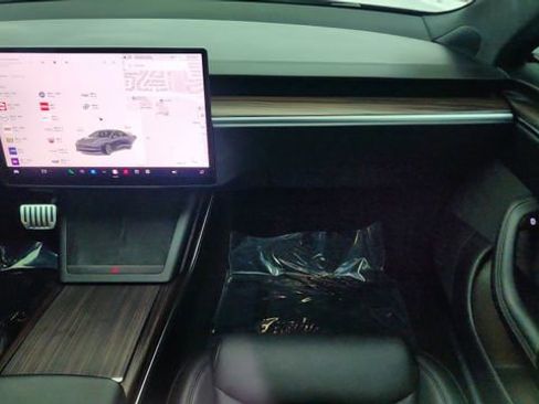 Used 2024 Tesla Model S image 36