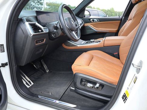 Used 2024 BMW X7 xDrive40i w/ M Sport Package AWD/4WD image 40