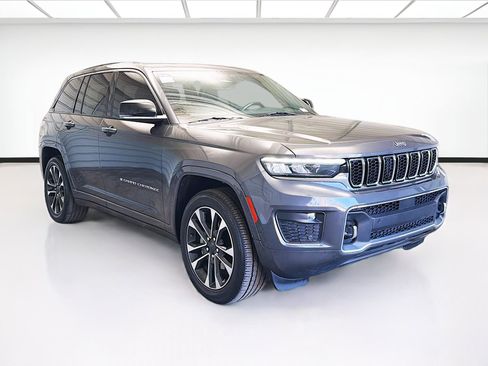 Used 2022 Jeep Grand Cherokee Overland image 3