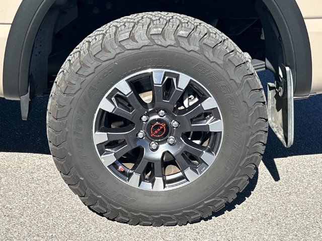 Used 2023 Nissan Titan PRO-4X w/ Pro-4x Convenience Package AWD/4WD image 13
