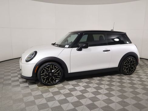 Certified 2025 MINI Cooper S image 8