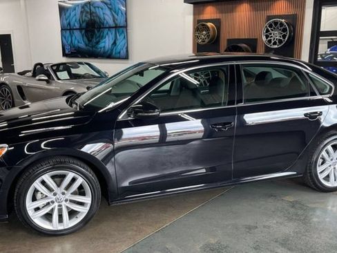 Used 2018 Volkswagen Passat 2.0T SE FWD image 1