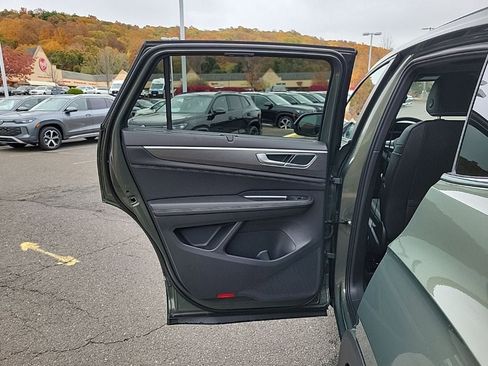 New 2026 Volkswagen Atlas Cross Sport SE image 46