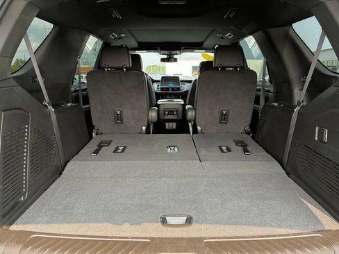 Used 2022 Chevrolet Tahoe LT AWD/4WD image 36