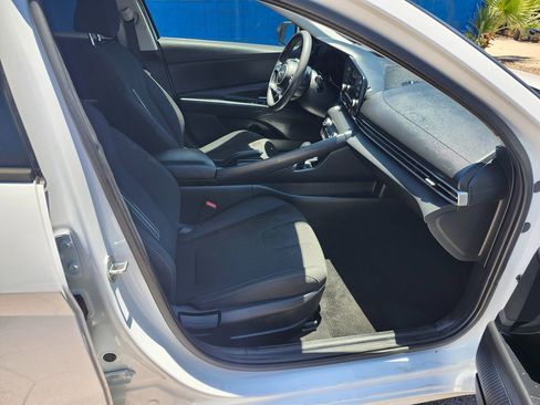 Used 2021 Hyundai Elantra SEL FWD image 17