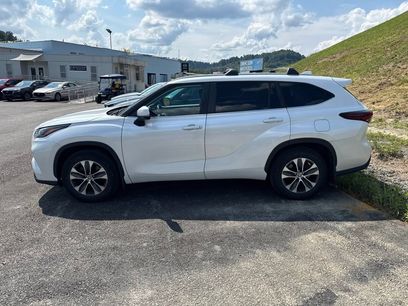 Used 2024 Toyota Highlander XLE