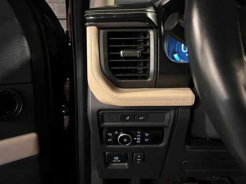 Used 2023 Ford Expedition Platinum AWD/4WD image 22
