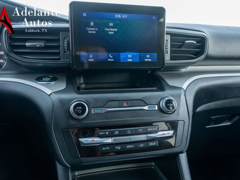Used 2020 Ford Explorer XLT image 11