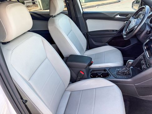 Used 2021 Volkswagen Tiguan SE R-Line image 29