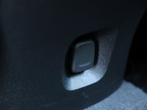 Used 2025 Chevrolet Malibu RS image 17