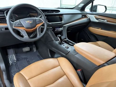 Certified 2025 Cadillac XT5 Premium Luxury w/ LPO, Floor Liner Package AWD/4WD image 21