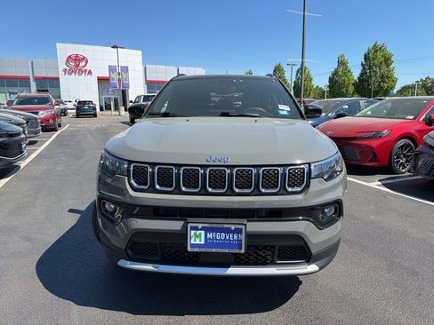 Used 2023 Jeep Compass Limited AWD/4WD image 2