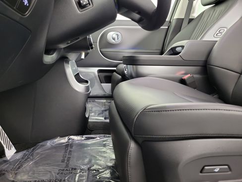 New 2026 Hyundai Ioniq 9 Calligraphy image 29