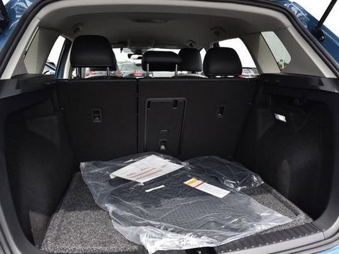 New 2026 Volkswagen Taos SE image 25