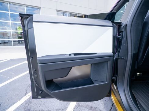 Used 2024 Tesla Cybertruck Cyberbeast AWD/4WD image 40