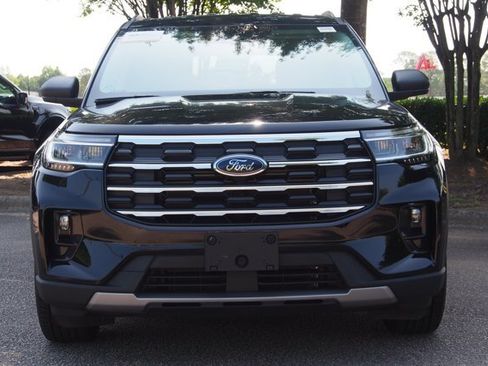 Certified 2025 Ford Explorer Active w/ Active Comfort Package RWD image 2