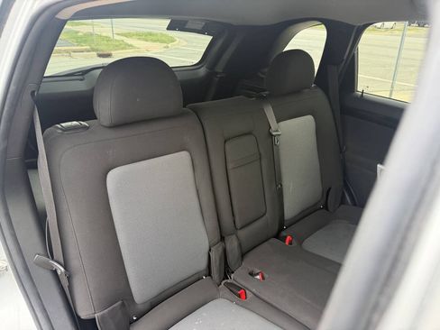 Used 2013 Chevrolet Captiva Sport LT FWD image 18