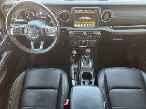 Used 2022 Jeep Wrangler Unlimited Sahara w/ Cold Weather Group AWD/4WD image 25