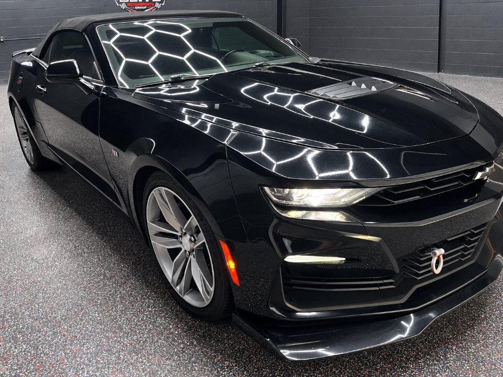 Used 2020 Chevrolet Camaro SS RWD image 3