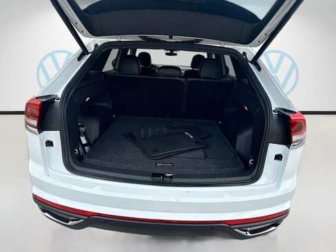 Used 2022 Volkswagen Atlas Cross Sport SE w/ Panoramic Sunroof Package image 26