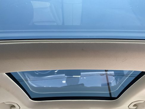 Used 2019 Mercedes-Benz GLC 350e 4MATIC w/ Premium Package image 30