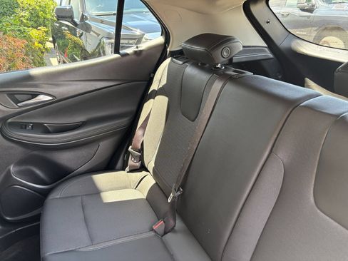 Used 2025 Buick Encore GX Preferred FWD image 39
