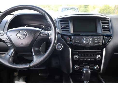 Used 2013 Nissan Pathfinder SV AWD/4WD image 10
