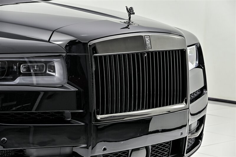 Used 2023 Rolls-Royce Cullinan Black Badge w/ Dark Exterior Package AWD/4WD image 4