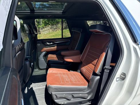 Used 2024 GMC Yukon Denali Ultimate AWD/4WD image 27