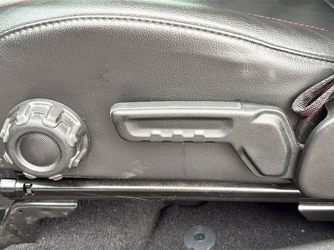 Used 2021 Jeep Gladiator Rubicon image 12