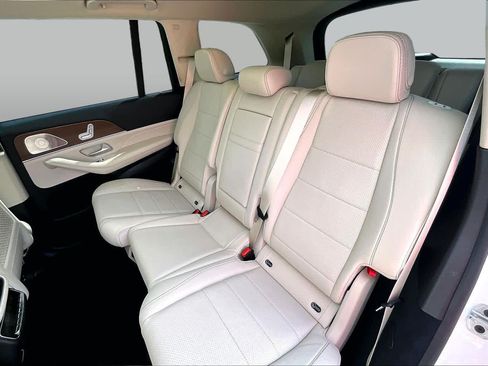 Used 2024 Mercedes-Benz GLS 450 4MATIC image 21